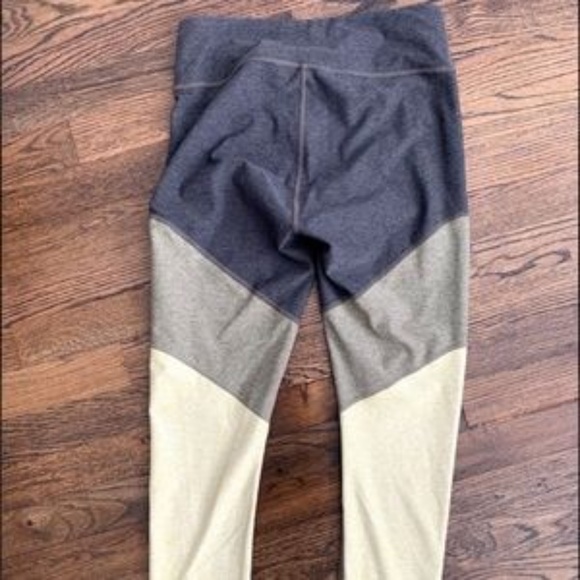Outdoor Voices Springs 7/8 Legging in Gray - Picture 5 of 6